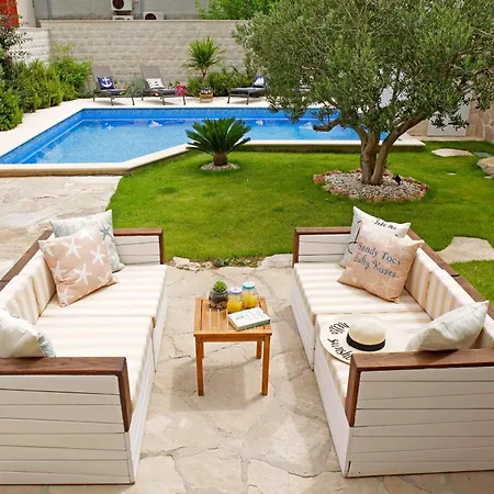 Villa Sania *