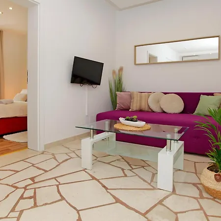 Sania Villa Bol