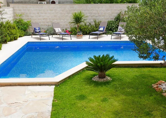 Sania Villa Bol